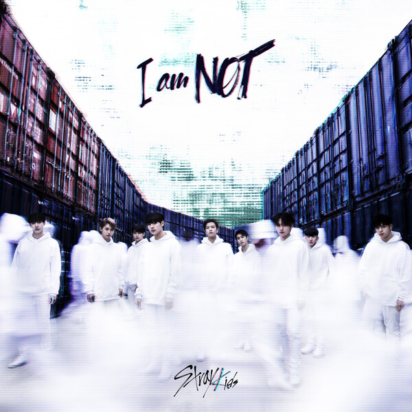 [STRAY KIDS] - I AM NOT