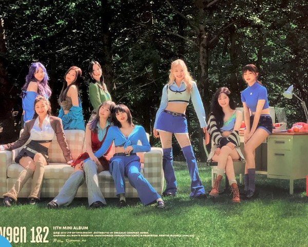 [TWICE] BETWEEN 1&2 (OFICIAL POSTER)