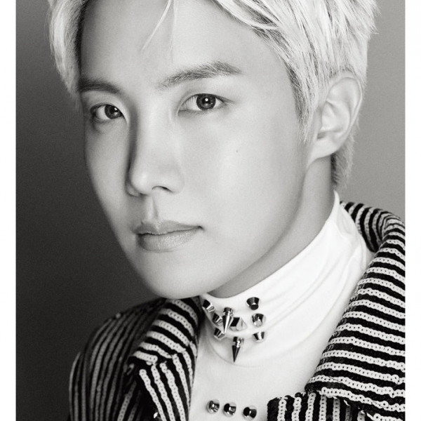 BTS- DICON DFESTA SPECIAL PHOTOBOOK