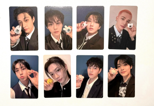 STRAY KIDS- PHOTOCARD TAMAGOCHI