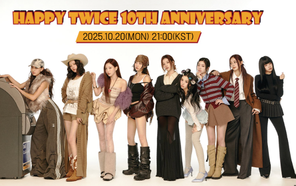 TWICE- POSTER OFICIAL THE STORY GOES ON