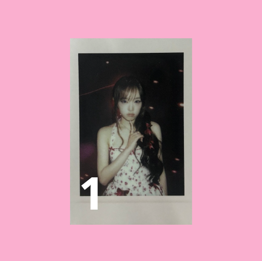YENA - PHOTOCARD OFICIAL - BLOOMING WINGS APPLE MUSIC LUCKY DRAW