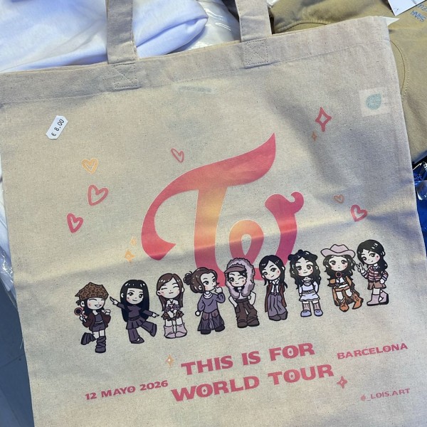TWICE- TOTEBAG THIS IF FOR TOUR BARCELONA