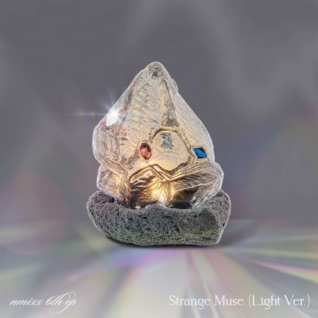 NMIXX - STRANGE MUSE 6TH EP ALBUM LIGHT VER + APPLEMUSIC GIFT- PRE-ORDER
