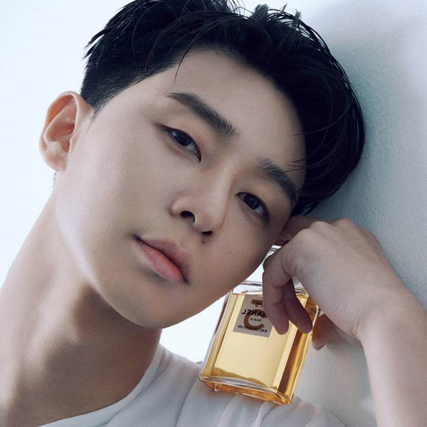 PARK SEOJUN - REVISTA MARIE CLAIRE (DICIEMBRE 2021)
