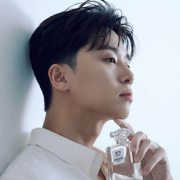 PARK SEOJUN - REVISTA MARIE CLAIRE (DICIEMBRE 2021)