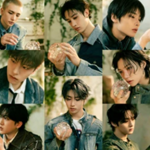 STRAY KIDS - JAPAN 3rd Mini Album [HOLLOW] Limited C Ver (CD+Visual Card Set)