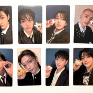 STRAY KIDS- PHOTOCARD TAMAGOCHI