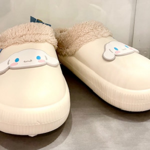 CINNAMOROLL WINTER CROCS