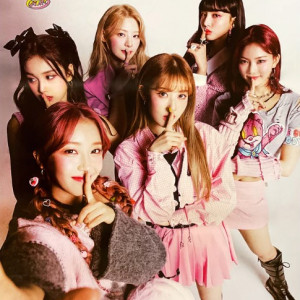 STAYC- POSTER OFICIAL TEDDY BEAR